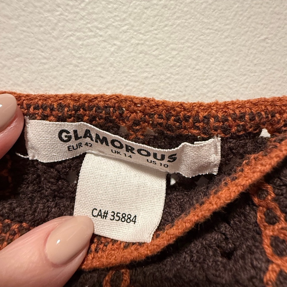 Crochet Square Pattern Cropped Tank Top - Picture 2 of 4